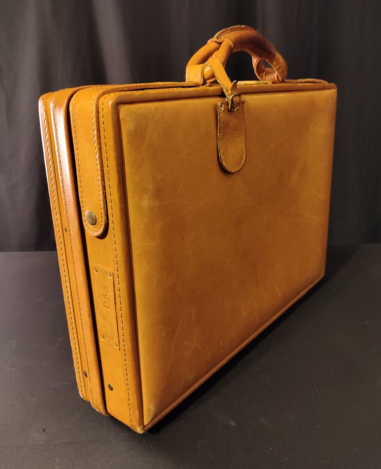 Hartmann Belting Leather Briefcase Attaché Brief Case - Fantastic NOS Condition!