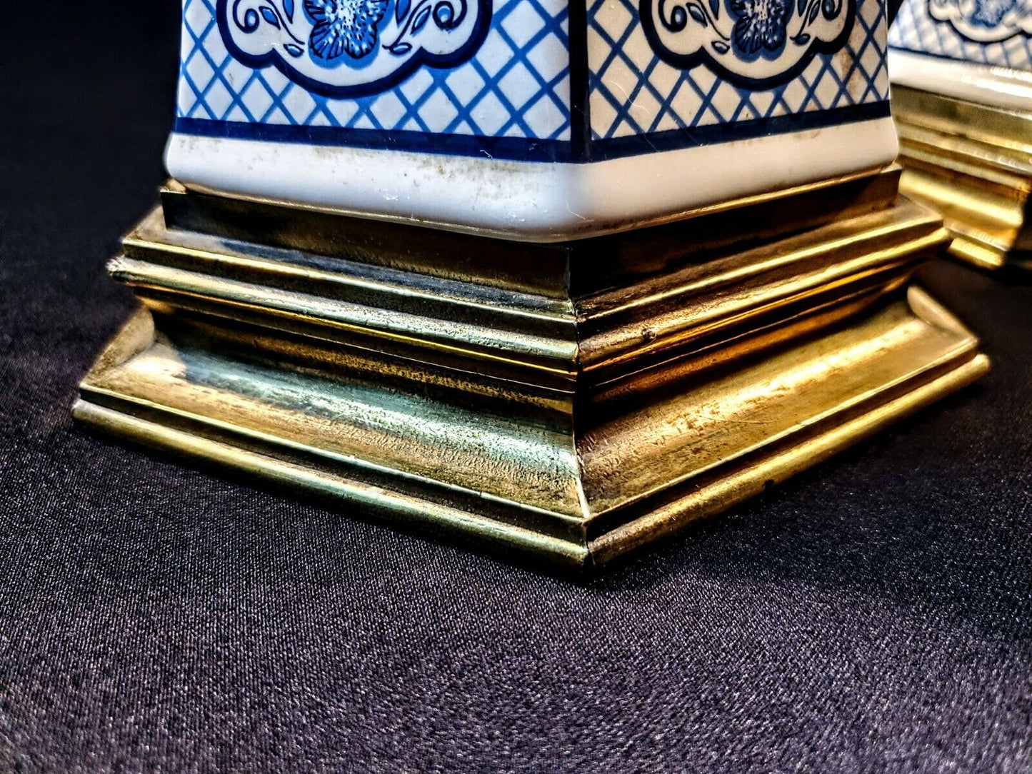 Beautiful Pair Of Hand Painted Porcelain Oriental Table Lamps - Hexagonal Bases