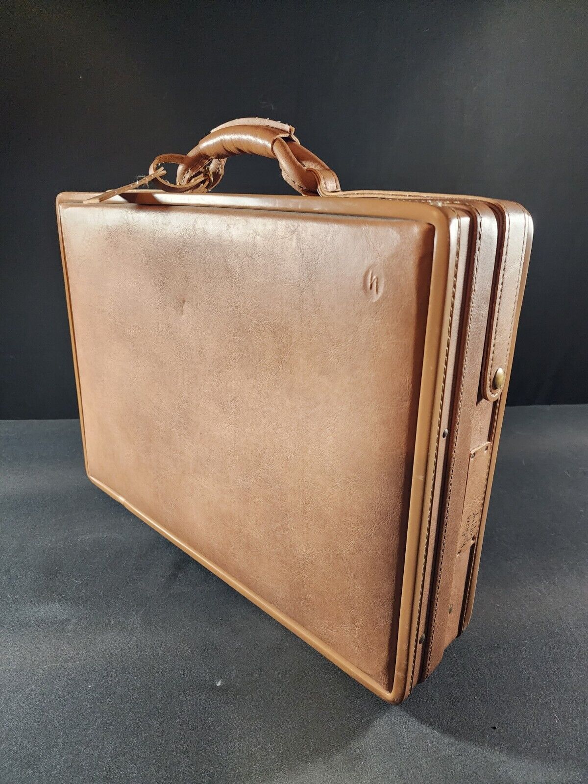 BRAND NEW Hartmann Belting Leather Briefcase Attaché Case - New Old Stock!!!