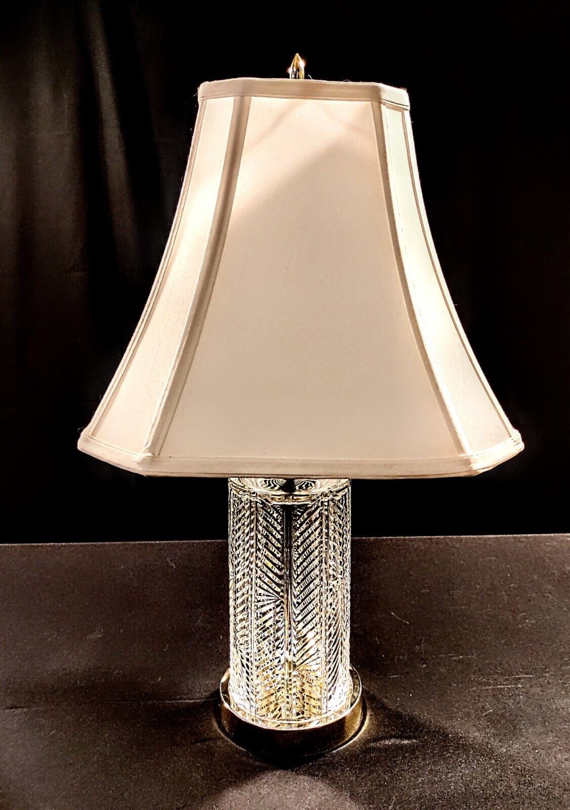 Waterford Crystal Herringbone Exquisite Fine Cut Lamp - Flawless New!